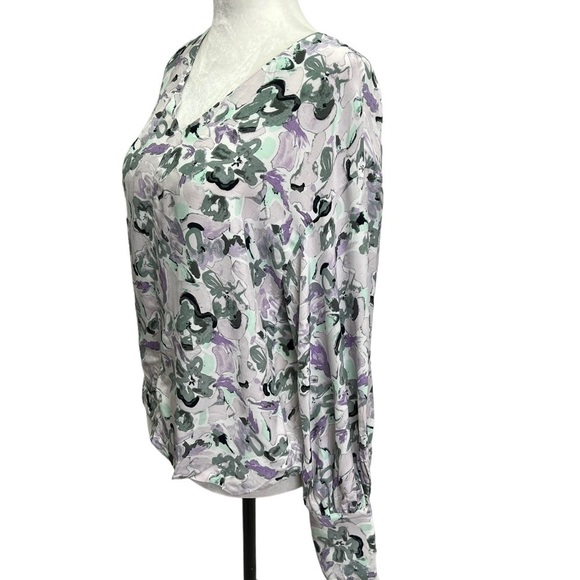 NWT Club Monaco Mauve Floral V-Neck Blouse Size XS - Picture 7 of 14